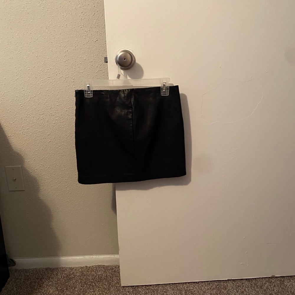 ❤️❤️ Zara Trafaluc Black Leather Mini Skirt